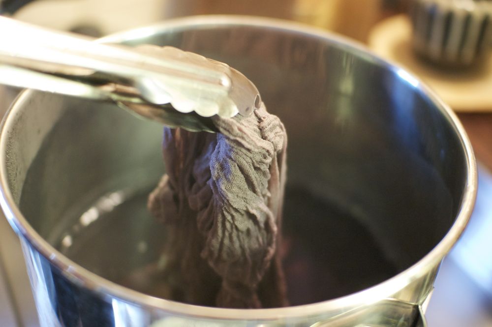 藍の生葉の発酵煮染法